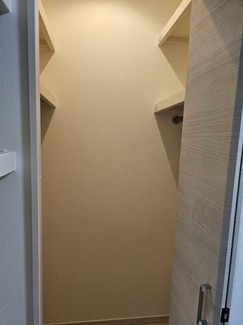 ロイヤルタワー大川中央1405の内装