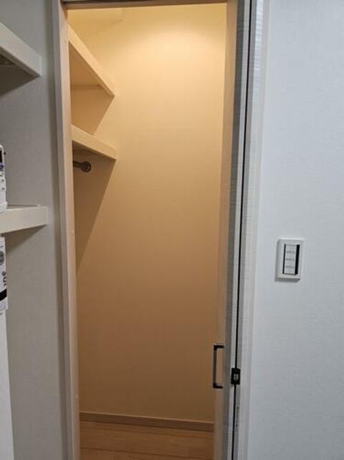 ロイヤルタワー大川中央1405の内装