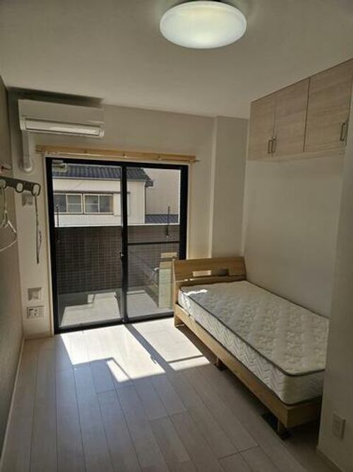 ロイヤルタワー大川中央1405の居間