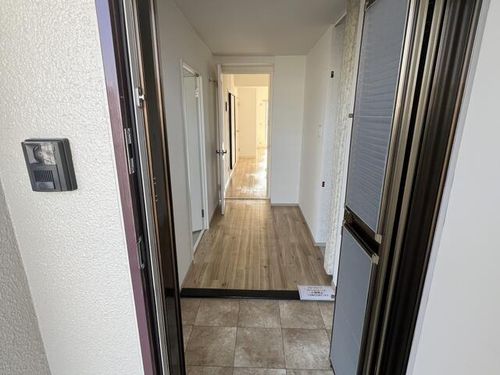 サニータウン羽倉崎弐番街壱号館1006の玄関