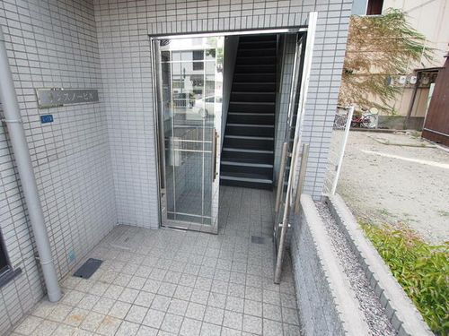 サンスノービルの玄関