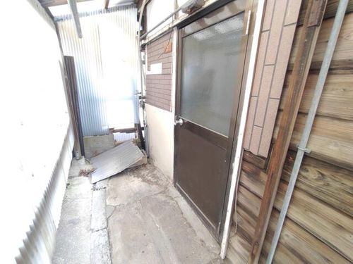 福岡県中間市長津2丁目(一戸建)の賃貸物件の玄関