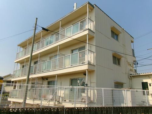 ピンクラッセの外観