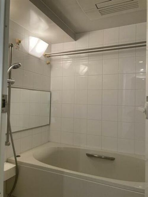 モモビル702の風呂