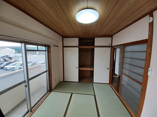 サンシティ千代田B棟207の居間