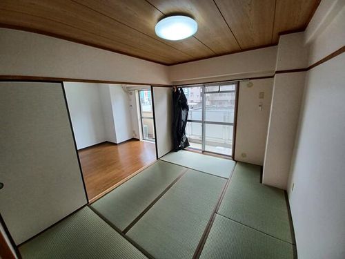 サンシティ千代田B棟207の居間