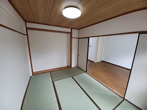 サンシティ千代田B棟207の居間