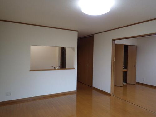 グランディス104Dの居間