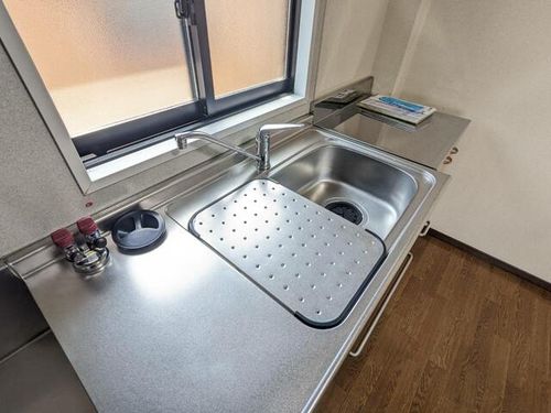 ブルーミーB棟102のキッチン