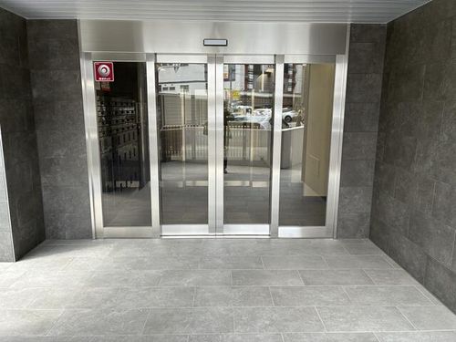 大阪府大阪市淀川区十三本町1丁目(マンション)の賃貸物件の玄関