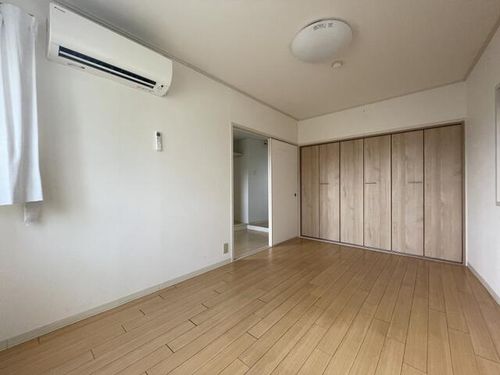 パールメゾン灘402の内装