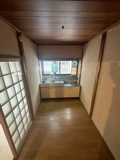 大阪府大東市灰塚6丁目(テラスハウス)の賃貸物件のキッチン