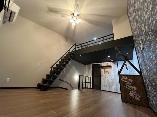 ダイワーズ感田ベースⅠの居間