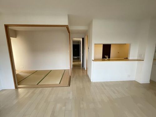 ハイク守山駅前の居間
