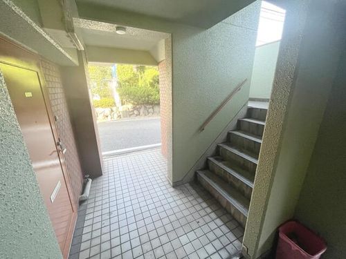 福岡県北九州市戸畑区中原東3丁目(マンション)の賃貸物件の玄関