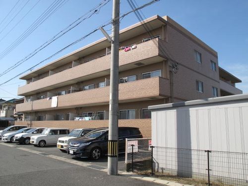 ファミーユ網干の外観