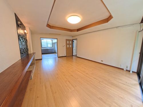 滝子マンション101の居間