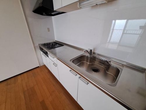 丸新ビルのキッチン