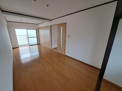 丸新ビルの内装