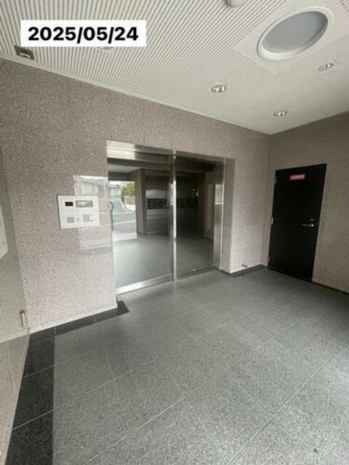 京都府京都市伏見区深草大亀谷大山町(マンション)の賃貸物件の玄関