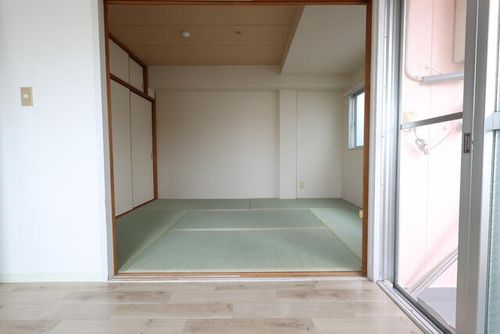 京阪本線牧野駅11分 京阪バス1分 端部屋 日あたり良好の内装