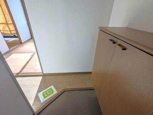 サンハイツ北上松の玄関