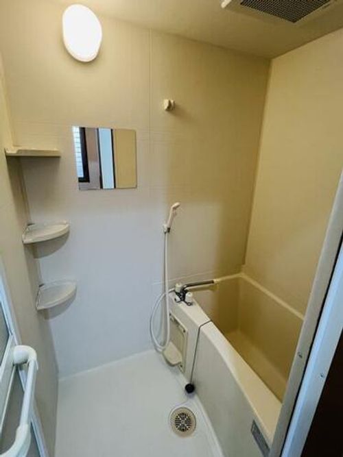 スズキビル歯大前402の風呂