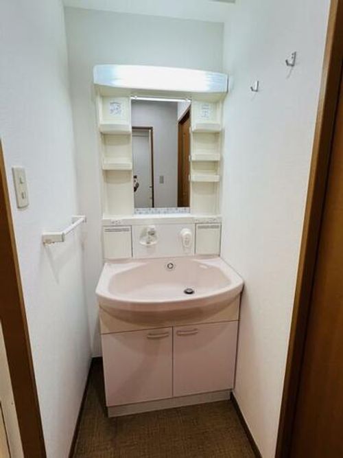 スズキビル歯大前402の内装