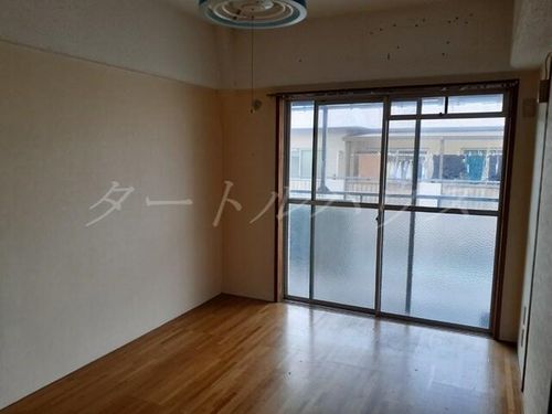 大政ビル3号館の居間