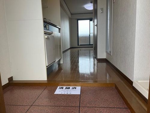 大阪府高槻市氷室町1丁目(マンション)の賃貸物件の玄関
