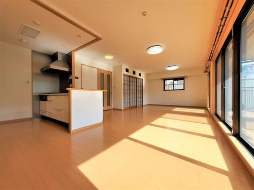 パデシオン京都駅前Ⅱ番館|角住戸|5階の居間