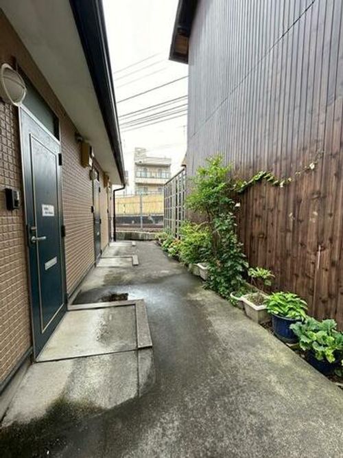 滋賀県大津市札の辻(アパート)の賃貸物件の玄関
