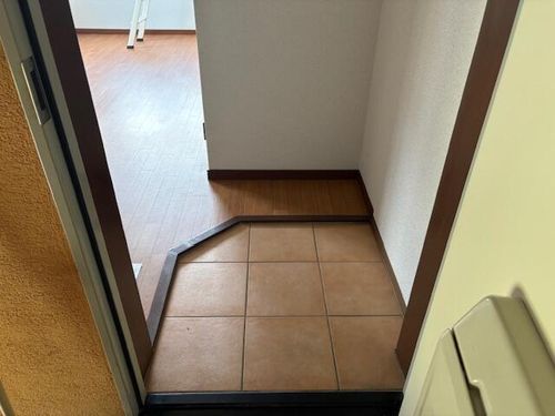 滋賀県草津市東矢倉1丁目(マンション)の賃貸物件の玄関