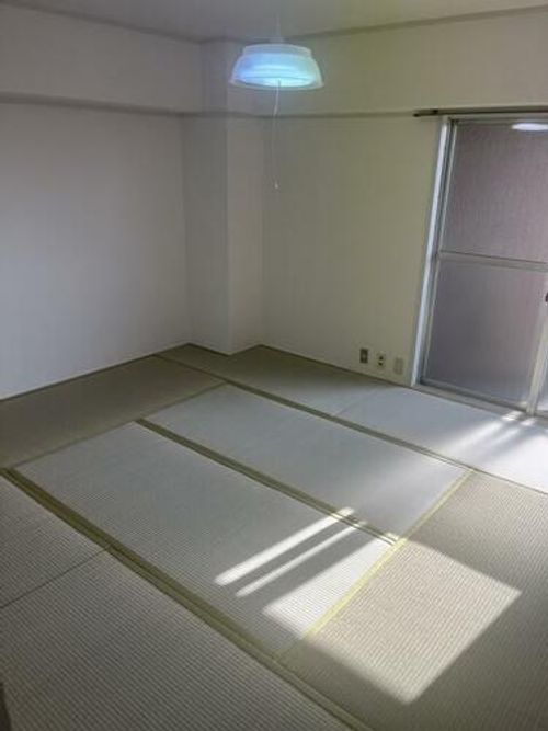 シャトー三愛貸マンションの内装