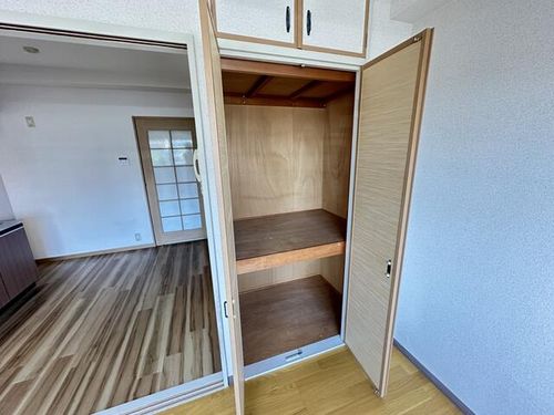 ハイツ国香401の内装