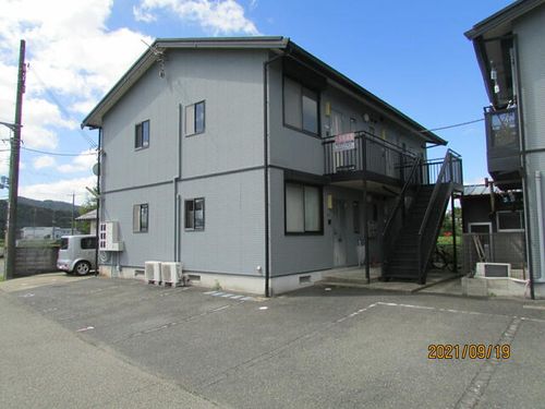 グランジュールA棟102の外観