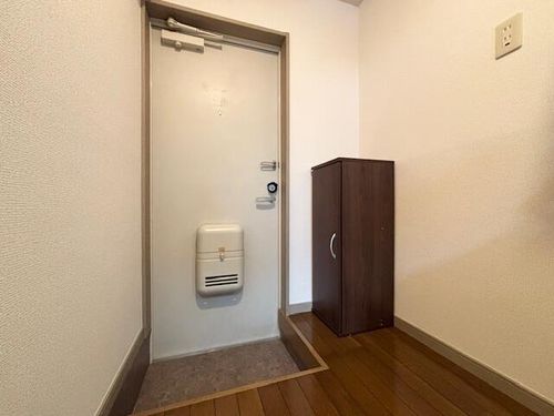 モアハイツ横手A棟202の玄関