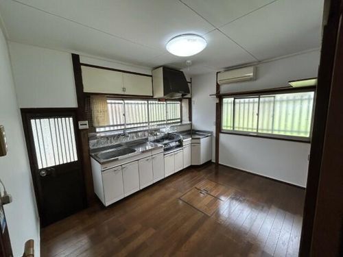 福岡県北九州市小倉南区蜷田若園2丁目(一戸建)の賃貸物件のキッチン