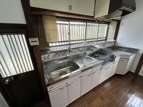 福岡県北九州市小倉南区蜷田若園2丁目(一戸建)の賃貸物件のキッチン