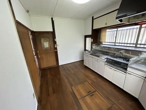 福岡県北九州市小倉南区蜷田若園2丁目(一戸建)の賃貸物件のキッチン