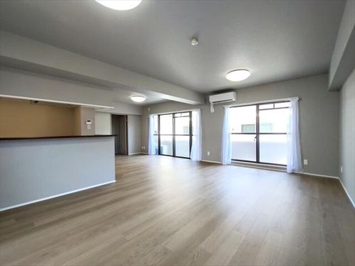 ドムス芦屋の居間