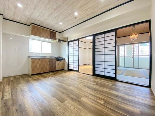 ライフハウス片野ビル501の居間