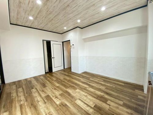 ライフハウス片野ビル501の居間