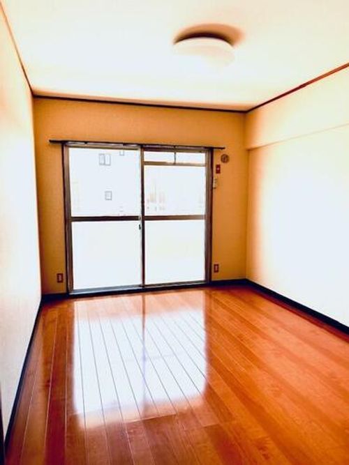 久栄マンション102の内装