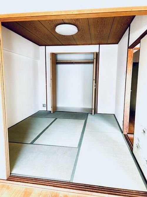 久栄マンション102の内装