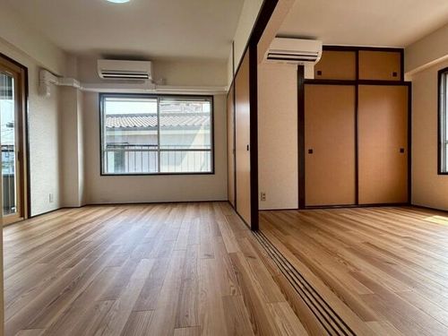 Noel三郎丸302の内装