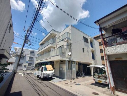 東園田マンションの外観