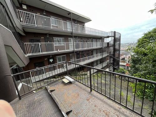 玉手山内外ハイツの間取り