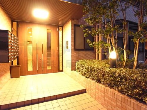 アクシス北本町201の玄関