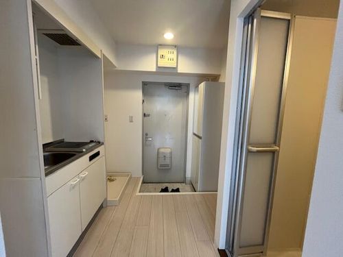 アクシス北本町201の玄関